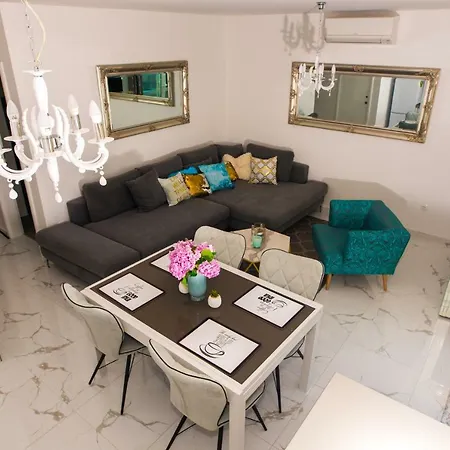 Mikulic Apartment Makarska